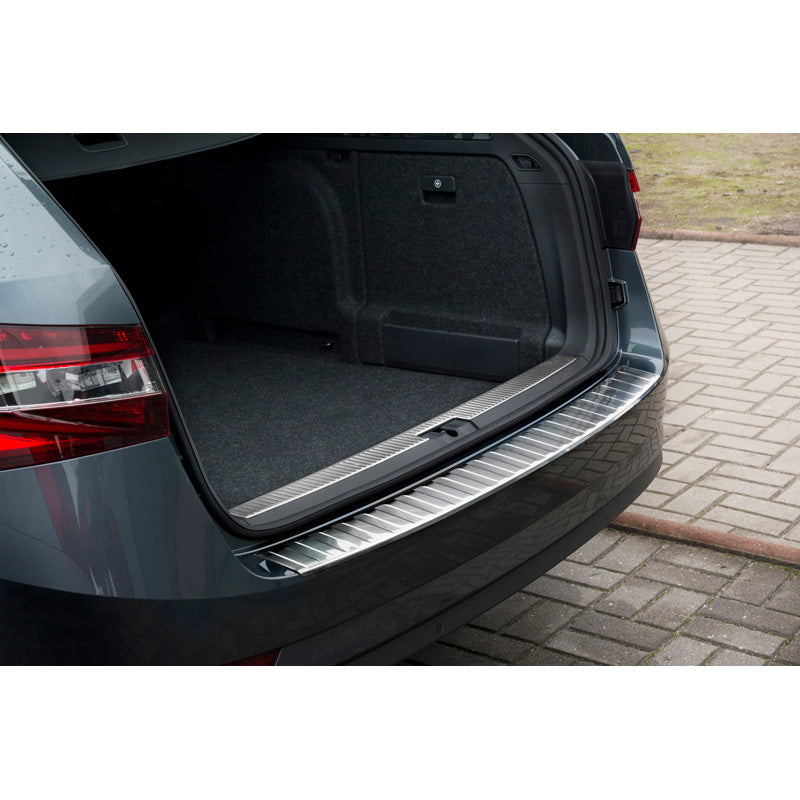 Avisa, Edelstahl Heckstoßstangenschutz passend für Skoda Superb Combi III 2015-2019 & 2019-2024 Inkl. Scout Ribs, Silber