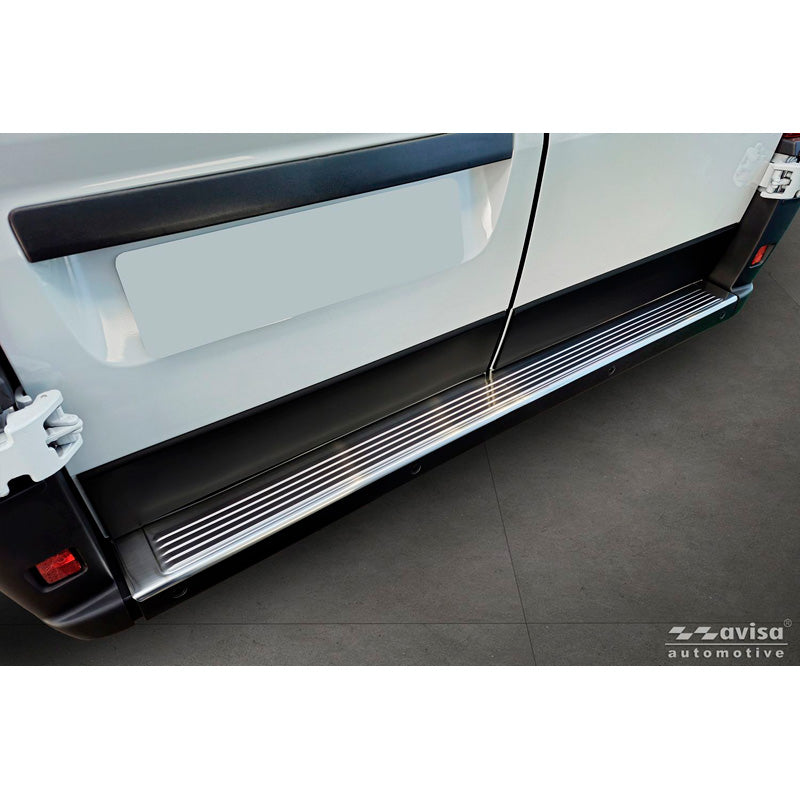 Avisa Edelstahl-Schutz für die hintere Stoßstange geeignet für Fiat Ducato III Facelift 2023- / Opel Movano III Facelift 2023- / Toyota Proace Max 2024- 'Rippen' (2 Teile)