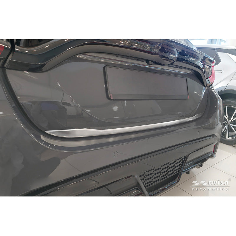 Avisa, Heckklappenleiste, gebürsteter Edelstahl, passt zu Toyota Yaris (P21) (2020-2024) & Facelift (2024-)