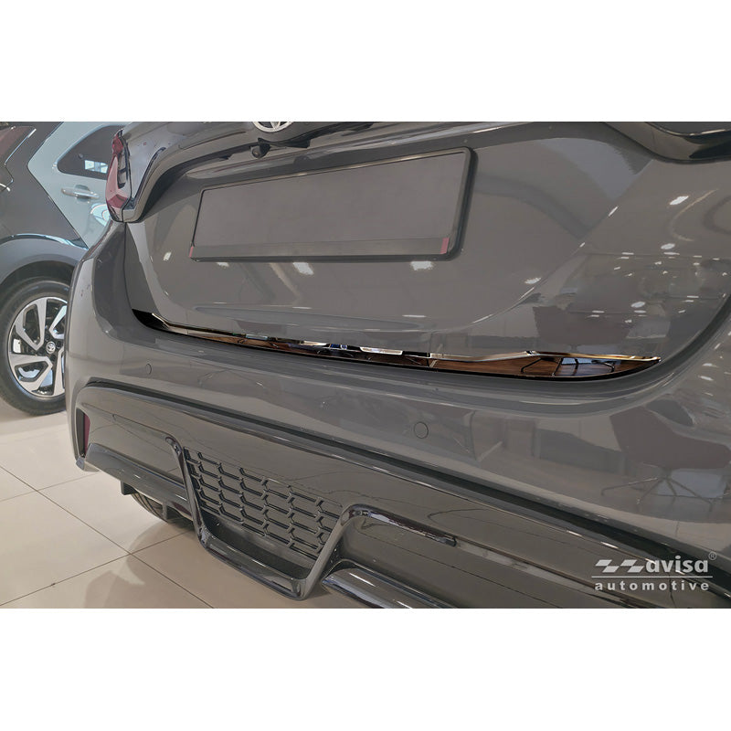 Avisa, Heckklappenleiste, schwarzes Chrom-Edelstahl, passt zu Toyota Yaris (P21) (2020-2024) & Facelift (2024-)