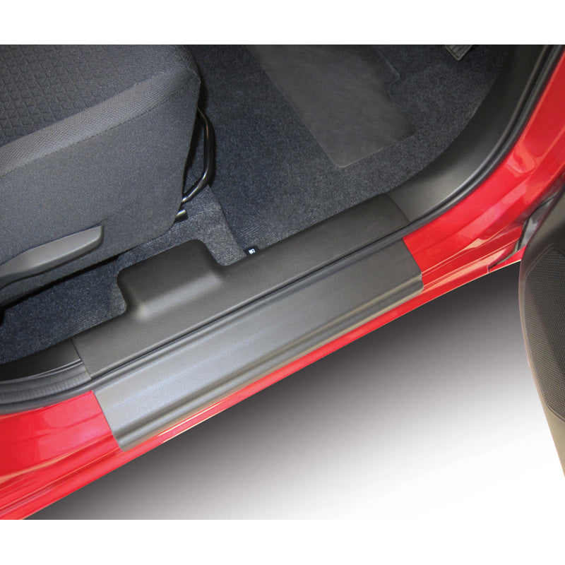 RGM, Einstiegsleistenschutz, passt für Suzuki Swift IV 5-Türer inkl. Sport 5/2017- - Set mit 4 Teilen