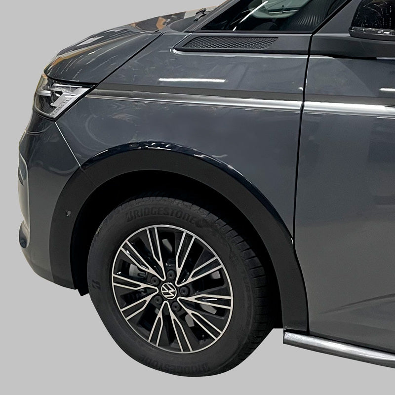 RGM, Satz Radlaufverbreiterungen, passend für Volkswagen T7 Multivan 2021- Kurzer Radstand - Schwarz (mit Park Assist)